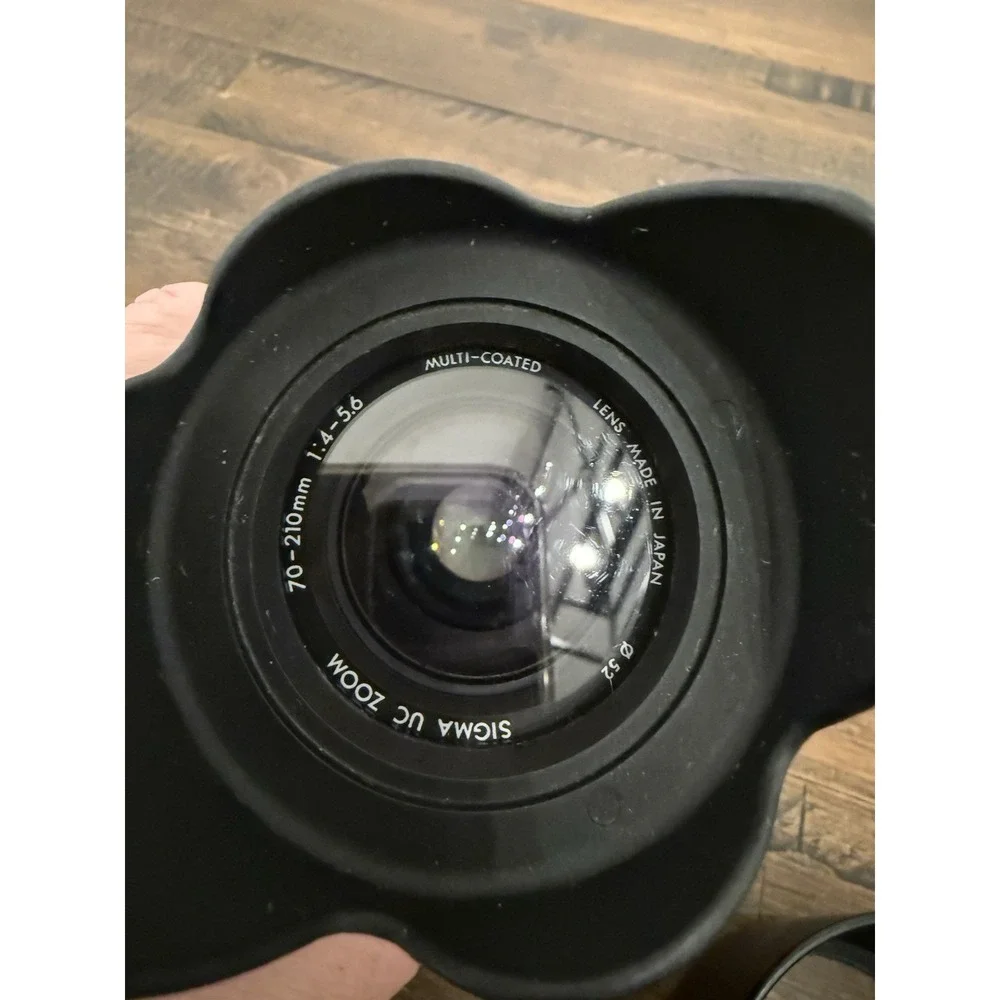 Sigma 70-210mm Camera Lens Multi Coated 1:4-5.6 UC Zoom Made In Japan Auto Focus